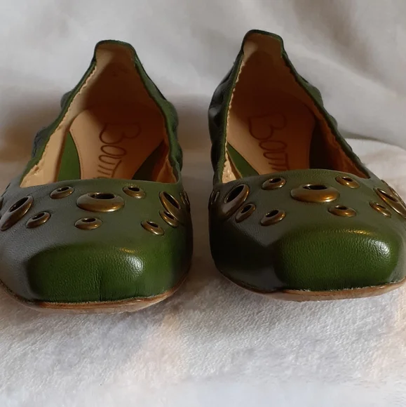Boutique 9 Leather 7.5 Green flats - Picture 2 of 7